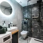 Parliament Dream Apartment!