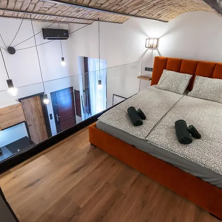 Parliament Dream Apartment!